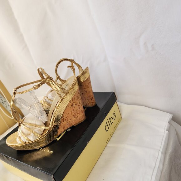 ✨Diba Y2K Glam Boho Chic Women’s Gold Metallic Strappy Wedge Sandals Size 8.5 - Picture 12 of 15